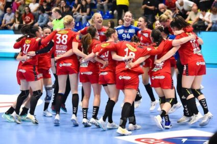 stim-finala-cupei-romaniei-la-handbal-feminin:-scm-rm.-valcea-gloria-bistrita!-cine-transmite-la-tv-partida-de-la-baia-mare