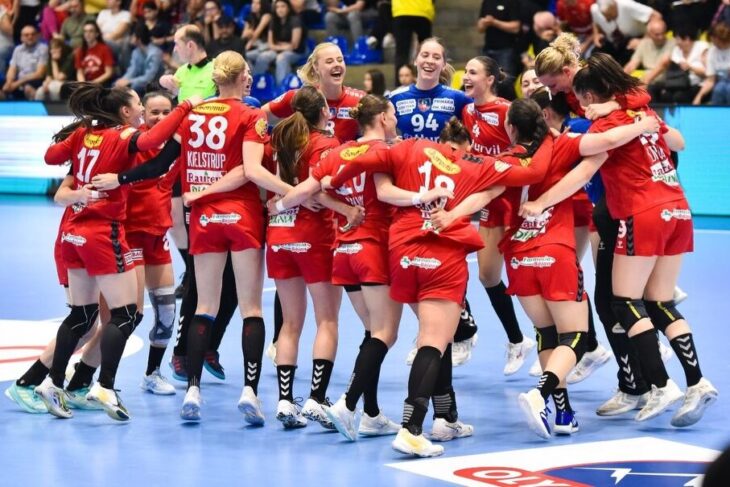 stim-finala-cupei-romaniei-la-handbal-feminin:-scm-rm.-valcea-gloria-bistrita!-cine-transmite-la-tv-partida-de-la-baia-mare