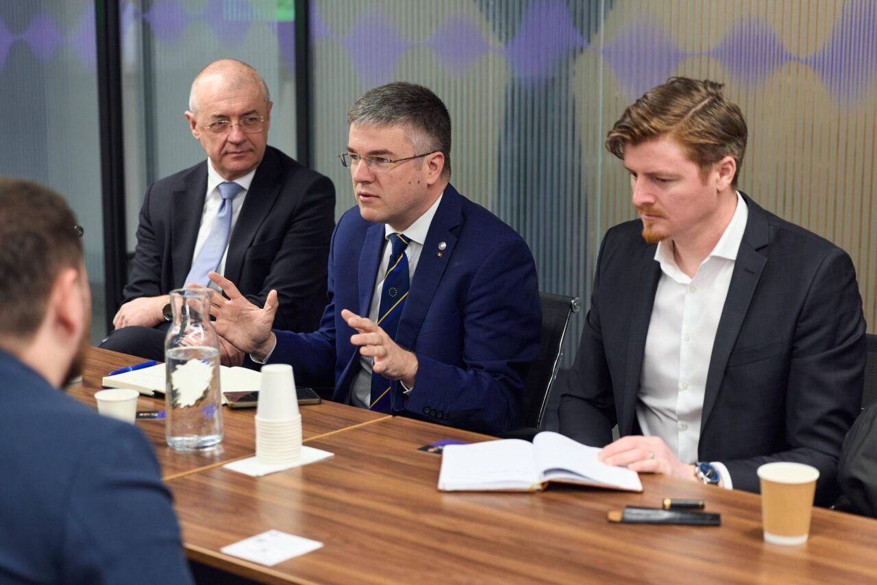 de-ce-s-a-dus-la-kiev-ministrul-roman-al-economiei,-irineu-darau:-am-discutat-despre-protectia-impotriva-atacurilor-cibernetice