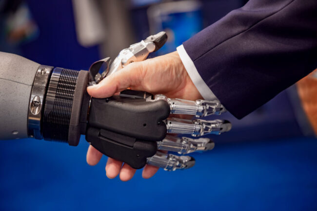 zeci-de-mii-de-oameni,-dati-afara-din-marile-companii-de-tehnologie-pentru-a-face-loc-investitiilor-in-ai