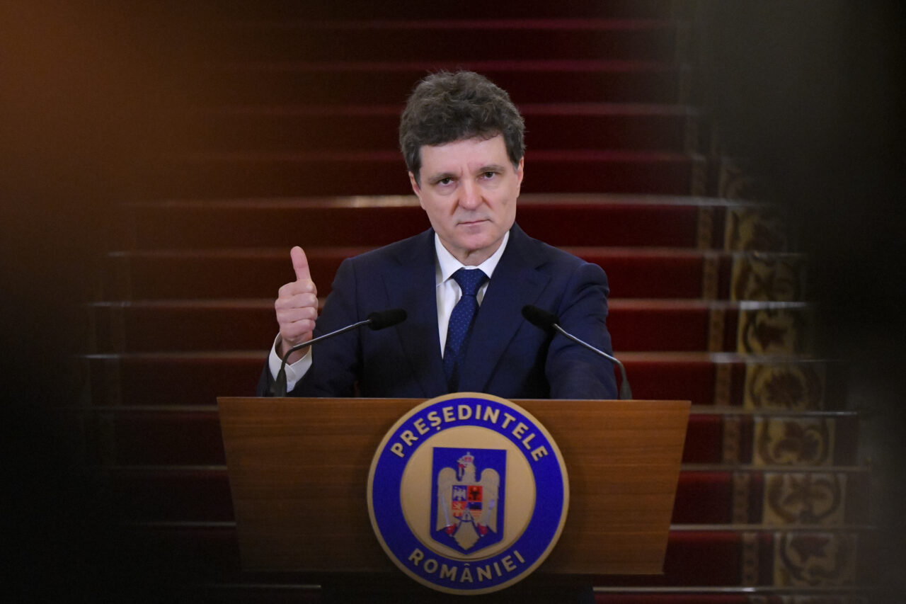 partidul-dianei-sosoaca-anunta-ca-a-depus-in-parlament-propunerea-de-suspendare-a-lui-nicusor-dan.-acuzatiile-aduse-presedintelui