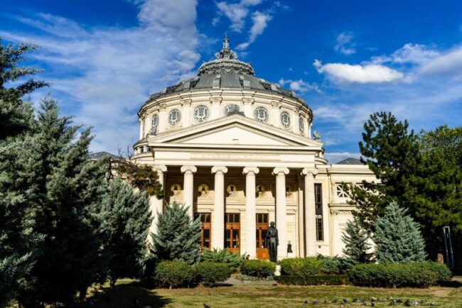 bucurestiul-porneste-vara-inainte-de-vreme:-ce-faci-in-weekendul-1517-mai-2026,-de-la-concerte-mari-la-filme,-teatru-si-tururi-spectaculoase