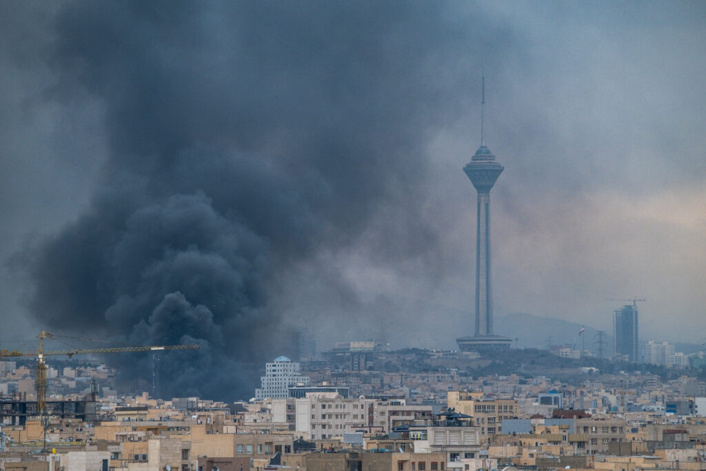 wsj:-emiratele-arabe-unite-au-lansat-in-secret-atacuri-impotriva-iranului