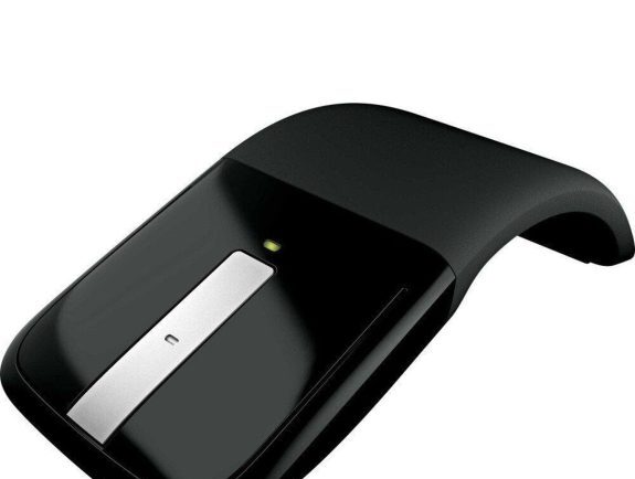 mouse-ul-pliabil-de-la-logitech-ar-putea-fi-gadgetul-perfect-pentru-laptop:-se-strange-ca-un-telefon-cu-clapeta