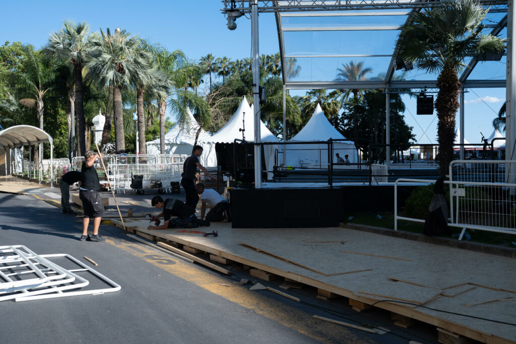 festivalul-de-la-cannes-a-inceput-cu-politica-si-scandal-/-discursuri-despre-gaza-si-momente-pline-de-emotie