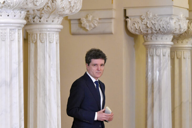 nicusor-dan-a-stabilit-data-consultarilor-oficiale-pentru-desemnarea-viitorului-premier.-ordinea-in-care-partidele-se-vor-intalni-cu-presedintele