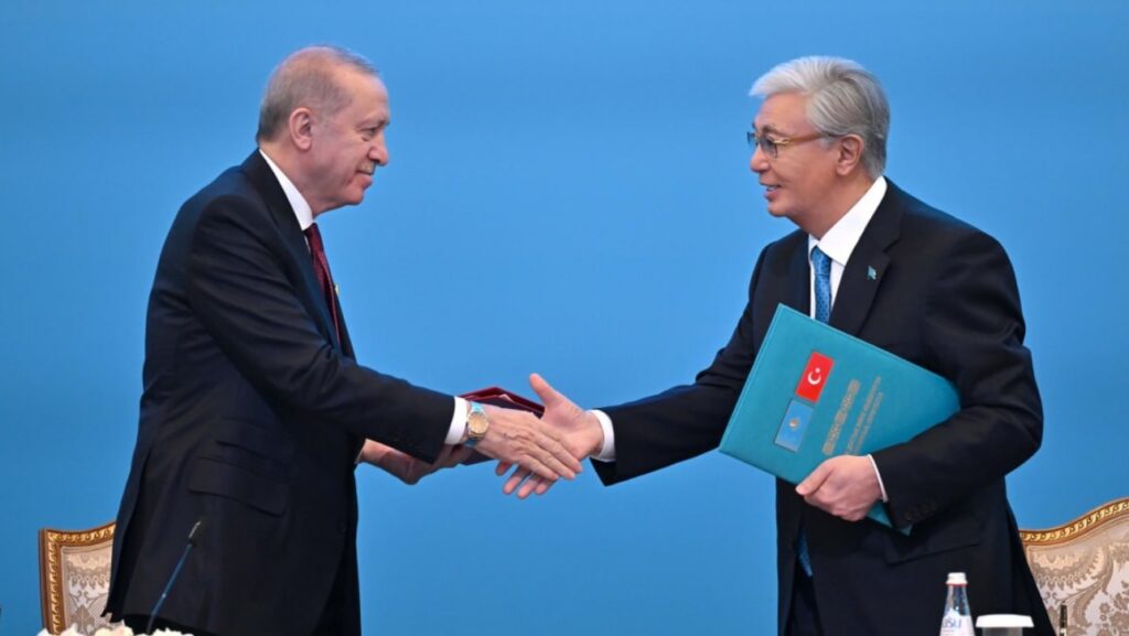 erdogan-si-tokayev-intaresc-parteneriatul-strategic:-turcia-si-kazahstan-tintesc-schimburi-comerciale-de-13-miliarde-de-euro