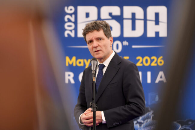 nicusor-dan,-dupa-participarea-la-expozitia-bsda:-investitiile-in-aparare-devin-o-prioritate