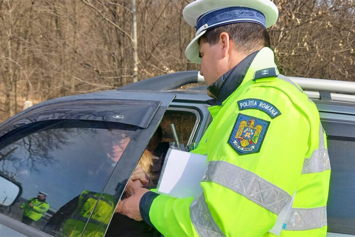 amenda-de-3300-lei-pentru-toti-soferii-romani-care-au-acest-obiect-banal-in-masina.-multi-nici-nu-isi-dau-seama-ca-este-gresit