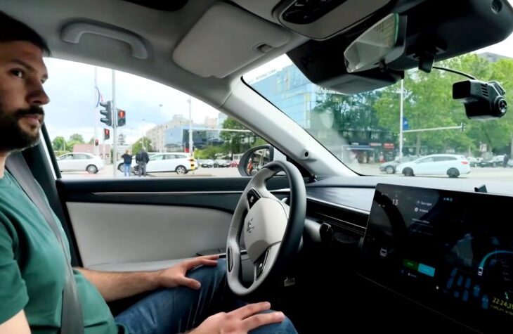 video-|-uber-lanseaza-in-europa-taxiul-fara-sofer.-prima-tara-in-care-masinile-se-comanda-deja-din-aplicatie