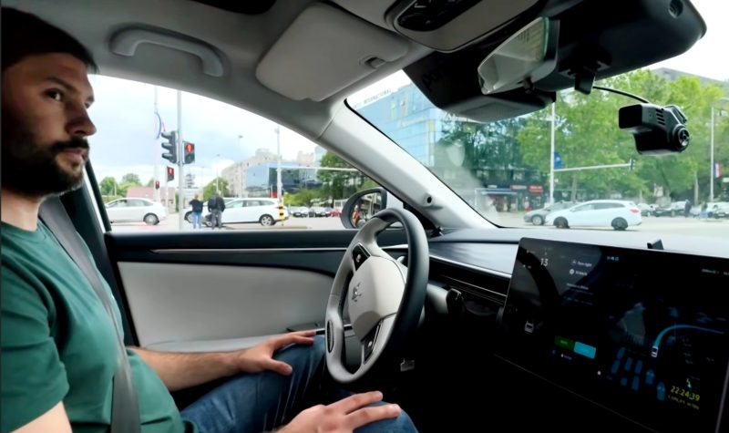 video-|-uber-lanseaza-in-europa-taxiul-fara-sofer.-prima-tara-in-care-masinile-se-comanda-deja-din-aplicatie