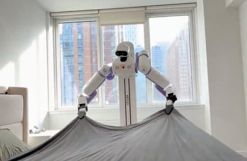 video-|-robotul-care-iti-face-patul-dimineata-si-ti-pregateste-cina.-cum-ar-putea-arata-viitorul-treburilor-casnice,-cat-de-curand