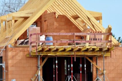 cum-sa-iti-construiesti-o-casa-cu-bani-mai-putini-in-2026.-greselile-care-iti-pot-dubla-costurile-fara-sa-iti-dai-seama