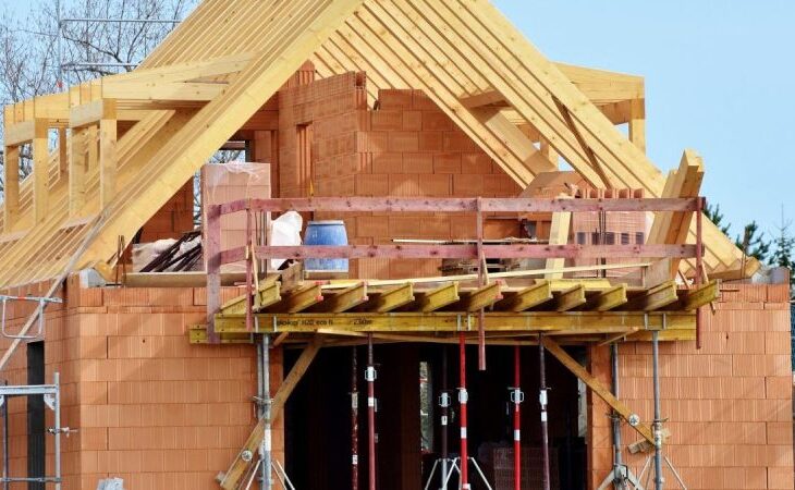 cum-sa-iti-construiesti-o-casa-cu-bani-mai-putini-in-2026.-greselile-care-iti-pot-dubla-costurile-fara-sa-iti-dai-seama