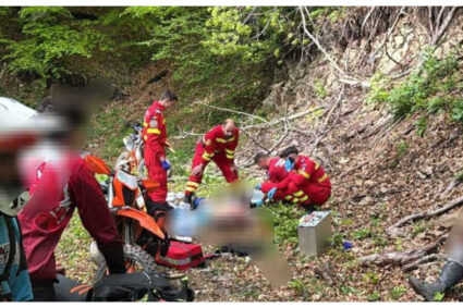 un-tanar-de-19-ani-a-murit-dupa-ce-a-cazut-cu-motocicleta-intr-o-prapastie,-in-timpul-unei-curse-de-enduro-in-bistrita-nasaud