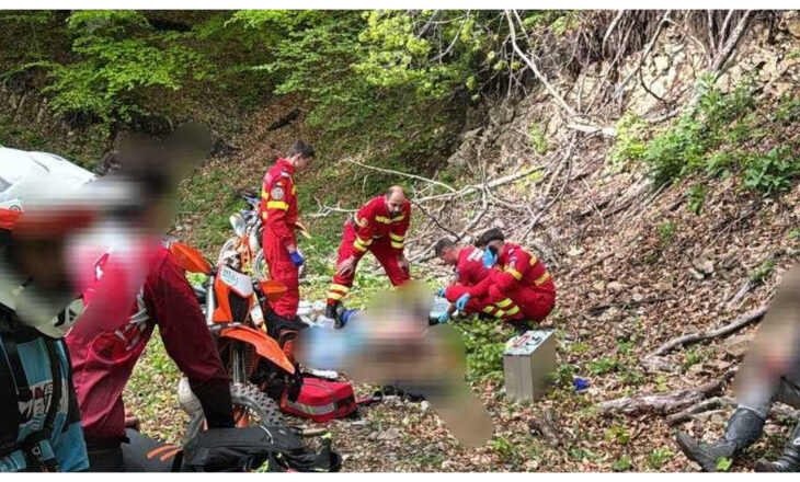 un-tanar-de-19-ani-a-murit-dupa-ce-a-cazut-cu-motocicleta-intr-o-prapastie,-in-timpul-unei-curse-de-enduro-in-bistrita-nasaud