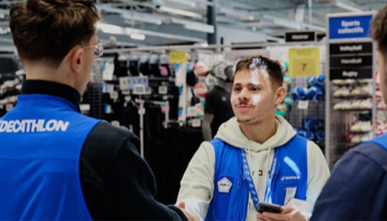 ce-salarii-au-vanzatorii-de-la-decathlon,-sportisimo-si-hervis-sports,-in-romania.-care-sunt-cei-mai-bine-platiti,-in-2026