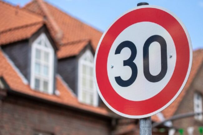 orasele-europene-care-reduc-viteza-la-30-de-km/h-in-localitate.-ce-inseamna-asta-pentru-trafic-si-timpul-soferilor
