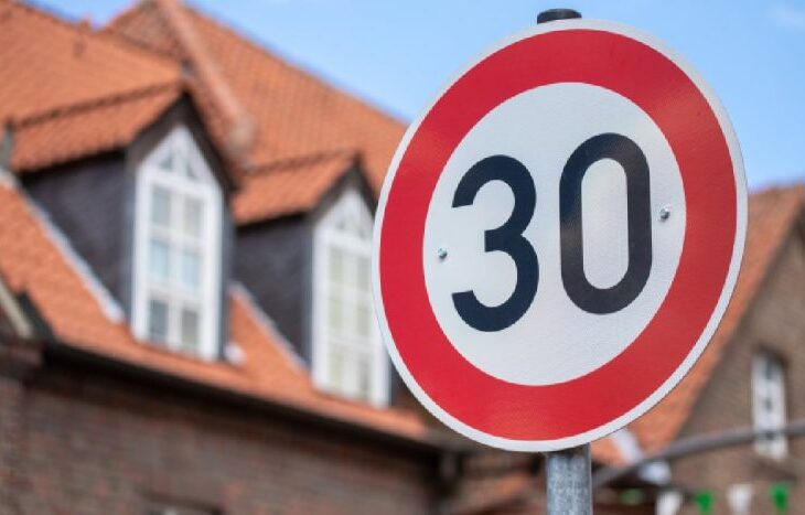 orasele-europene-care-reduc-viteza-la-30-de-km/h-in-localitate.-ce-inseamna-asta-pentru-trafic-si-timpul-soferilor