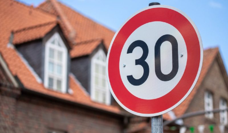 orasele-europene-care-reduc-viteza-la-30-de-km/h-in-localitate.-ce-inseamna-asta-pentru-trafic-si-timpul-soferilor