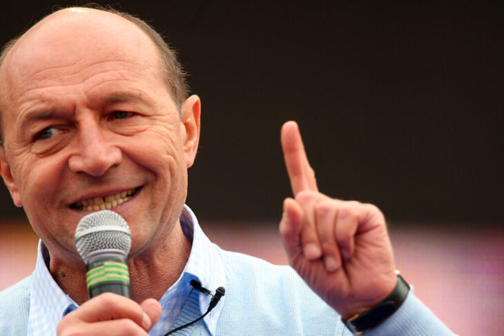 basescu-il-pulverizeaza-pe-bolojan:-si-ei-sunt-la-fel-de-sobolani,-chiar-daca-actioneaza-un-intrerupator