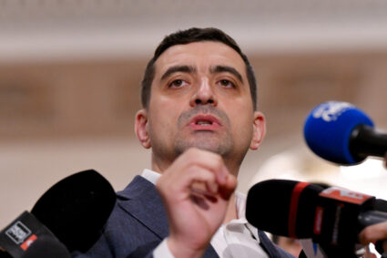 aur-anunta-ca-va-participa-la-consultarile-cu-nicusor-dan:-cand-exclude-anticipat-un-partid,-presedintele-abandoneaza-rolul-de-mediator