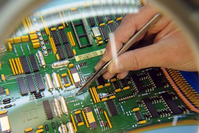 inovatie-revolutionara-in-tehnologie:-computerul-care-nu-se-mai-incinge-ar-putea-deveni-de-1.000-de-ori-mai-rapid