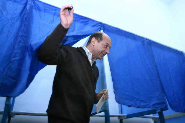 19-ani-de-la-referendumul-pentru-demiterea-presedintelui-traian-basescu.-cronologia-uneia-dintre-cele-mai-importante-crize-politice-din-romania