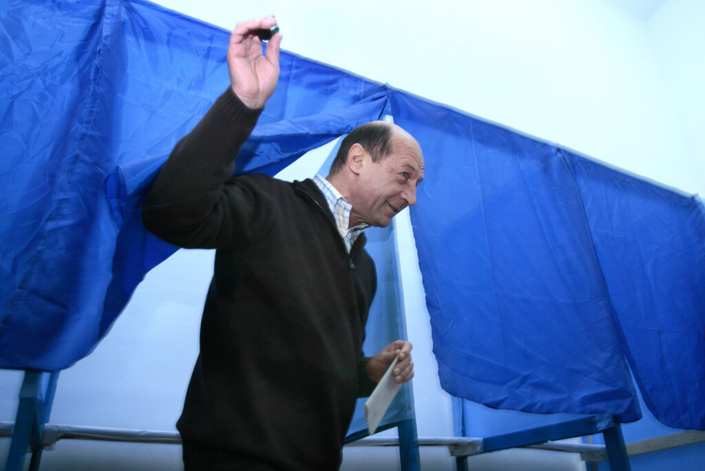 19-ani-de-la-referendumul-pentru-demiterea-presedintelui-traian-basescu.-cronologia-uneia-dintre-cele-mai-importante-crize-politice-din-romania