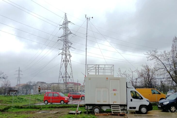 autoritatile-din-iasi-ar-fi-gasit-sursa-mirosului-oribil-care-a-paralizat-doua-cartiere.-locatara:-s-a-impregnat-in-casa,-in-sufletele-noastre