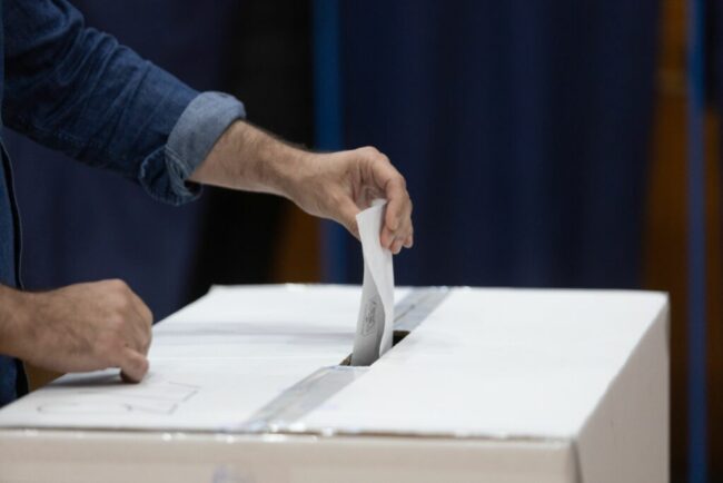 surpriza-in-franta:-unul-din-sase-alegatori-a-consultat-inteligenta-artificiala-ca-sa-stie-cu-cine-sa-voteze