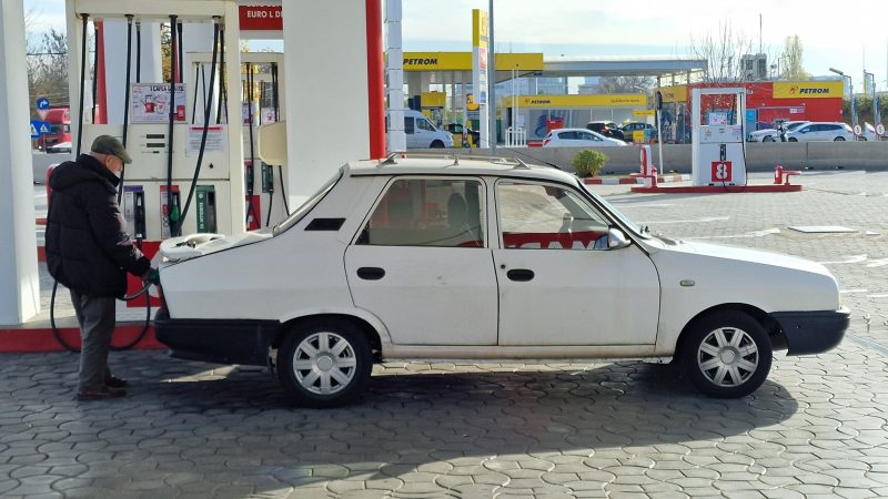 benzina-si-motorina-s-au-scumpit-din-nou,-dupa-doua-saptamani-de-liniste.-soferii-romani-primesc-o-noua-lovitura-la-pompa