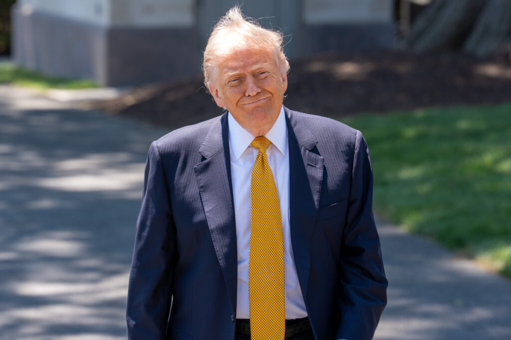 acord-istoric-in-sua:-donald-trump-primeste-imunitate-fiscala-permanenta-din-partea-fiscului-american