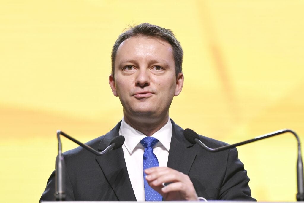 avertisment-dur-pentru-viitorul-executiv:-bruxelles-ul-poate-taia-miliardele-romaniei
