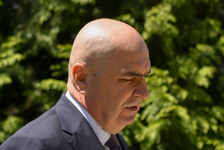 bolojan-nu-este-o-piedica”.-premierul-demis-ii-intoarce-mingea-lui-grindeanu