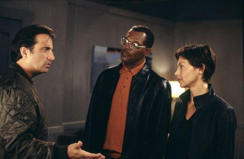 twisted-pe-netflix:-thrillerul-cu-samuel-l.-jackson-care-incepe-promitator,-dar-se-pierde-in-propriul-mister