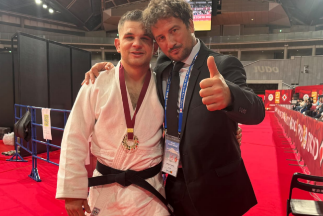 antrenorul-de-campioni-adevarati:-ei-un-exemplu-pentru-mine”.-ce-poate-oricine-sa-invete-de-la-sportivii-nevazatori-care-fac-legea-in-judo