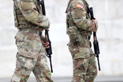 soldatii-austrieci-vor-putea-sa-isi-prinda-parul-in-coc-sau-coada.-decizia-se-aplica-atat-la-femei,-cat-si-la-barbati