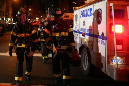 un-mort-si-alte-36-de-persoane-ranite-in-urma-unei-explozii-la-un-santier-naval-din-new-york