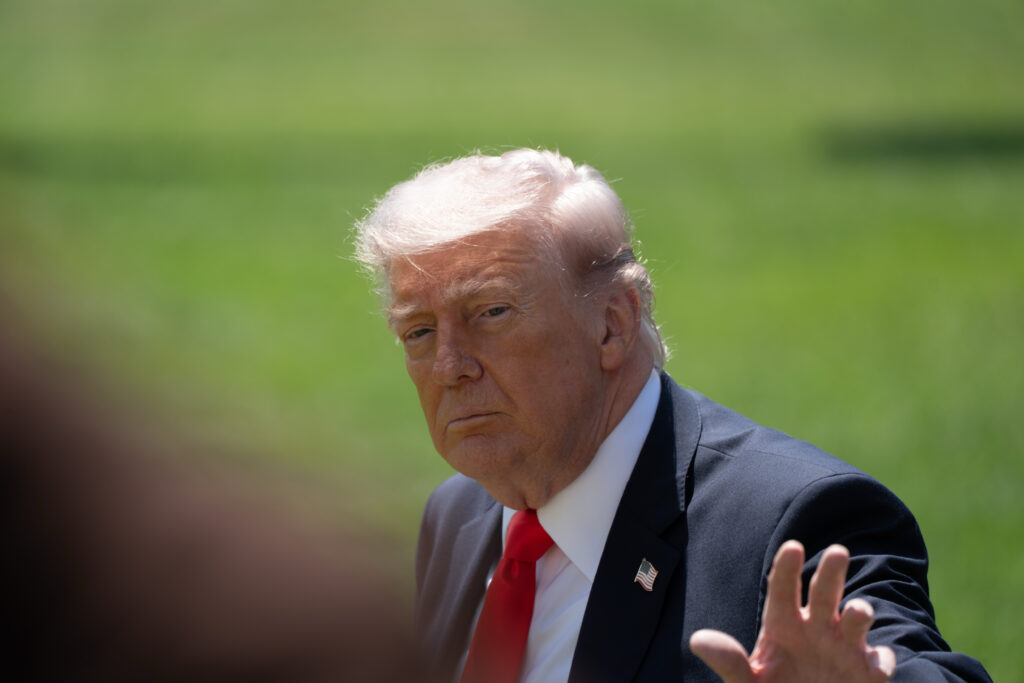 trump-confirma-ca-sua-sunt-din-ce-in-ce-mai-aproape-de-un-acord-cu-iranul