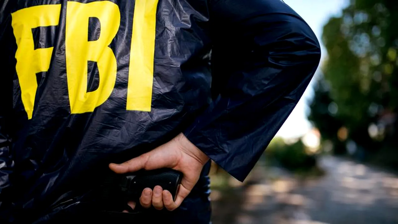 atac-armat-la-casa-alba-suspectul-a-fost-impuscat-mortal-de-secret-service.-a-scos-o-arma-din-geanta-si-a-inceput-sa-traga-asupra-ofiterilor
