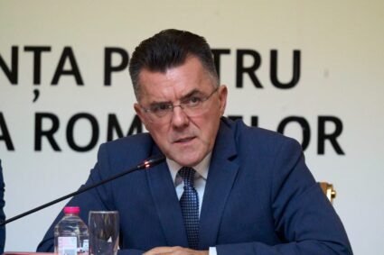 dan-dungaciu:-”-romania-risca-iarasi-sa-cada-intre-scaune”