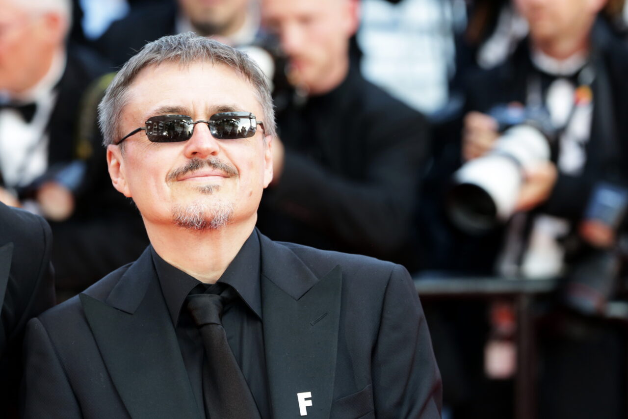 cristian-mungiu-s-a-intors-in-tara-cu-al-doilea-trofeu-palme-d’or