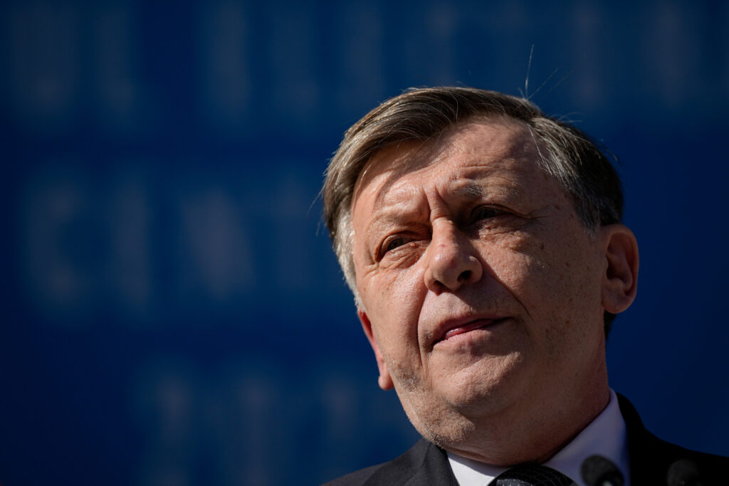 crin-antonescu:-este-o-nerusinare-sa-vorbim-despre-al-doilea-mandat-al-cuiva