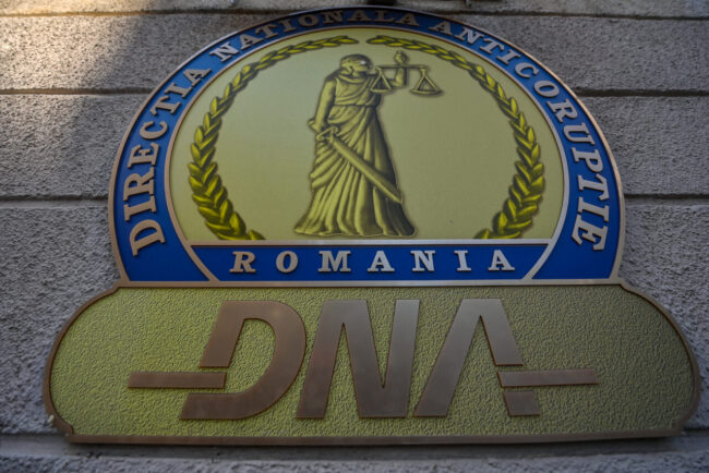 trafic-de-influenta-politist-arestat-pentru-o-spaga-de-10.000-de-lei-de-la-un-coleg