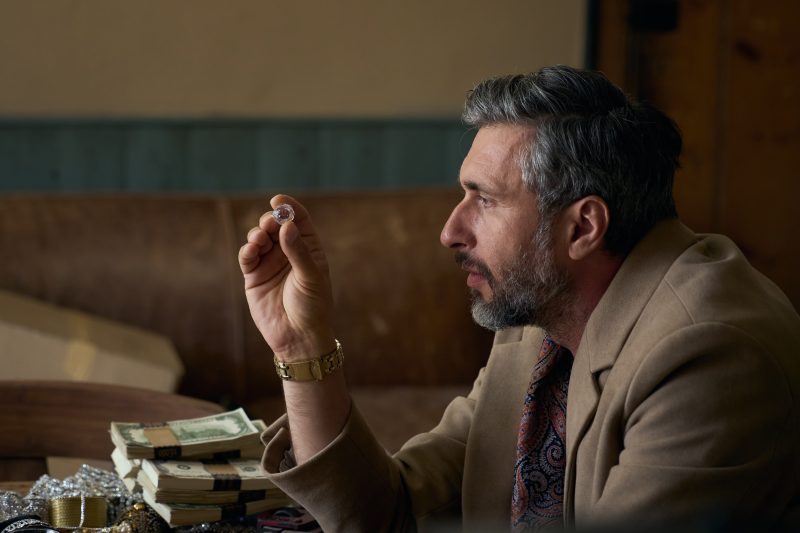 interviu-exclusiv-cu-dragos-bucur,-actorul-roman-din-fuze:-diversiune-exploziva,-thrillerul-strain-cu-staruri-din-bullet-train,-the-white-lotus-si-avatar