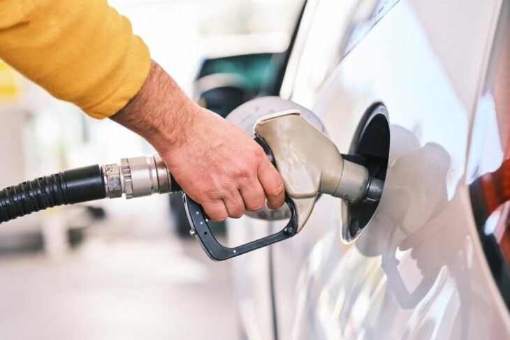 preturi-plafonate-la-carburanti-in-polonia.-soferii-din-tarile-vecine-vin-sa-alimenteze-mai-ieftin