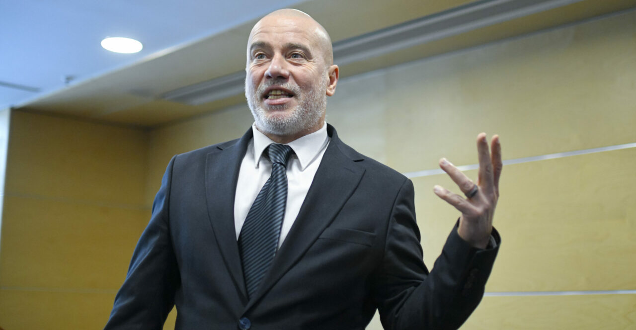 inregistrare-controversata-cu-ministrul-culturii,-demeter-andras-istvan-(udmr):-vand-radioul-la-rusi-cu-5-milioane-si-imi-bag-p-in-interesul-national,-pentru-ca-eu-sunt-ungur!/explicatiile-ministrului-si-contextul-in-care-a-facut-afirmatiile