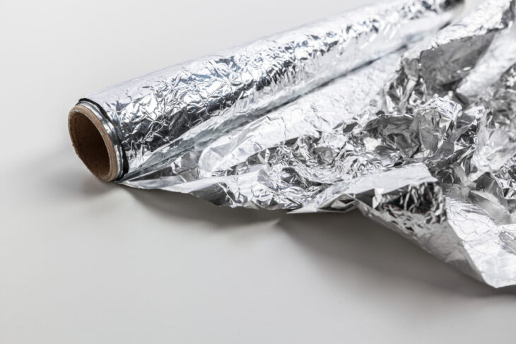 de-ce-sa-pui-folie-de-aluminiu-la-ferestre,-incepand-chiar-de-azi,-potrivit-expertilor