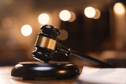 fostul-lider-de-sindicat-dgaspc-bacau-a-primit-o-condamnare-definitiva-dupa-ce-a-incendiat-9-masini-din-razbunare.-cat-va-sta-dupa-gratii